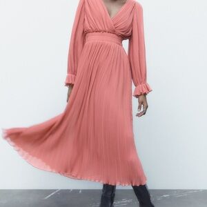 Zara Pleated Midi Dress - Shade of pink - Small Size
